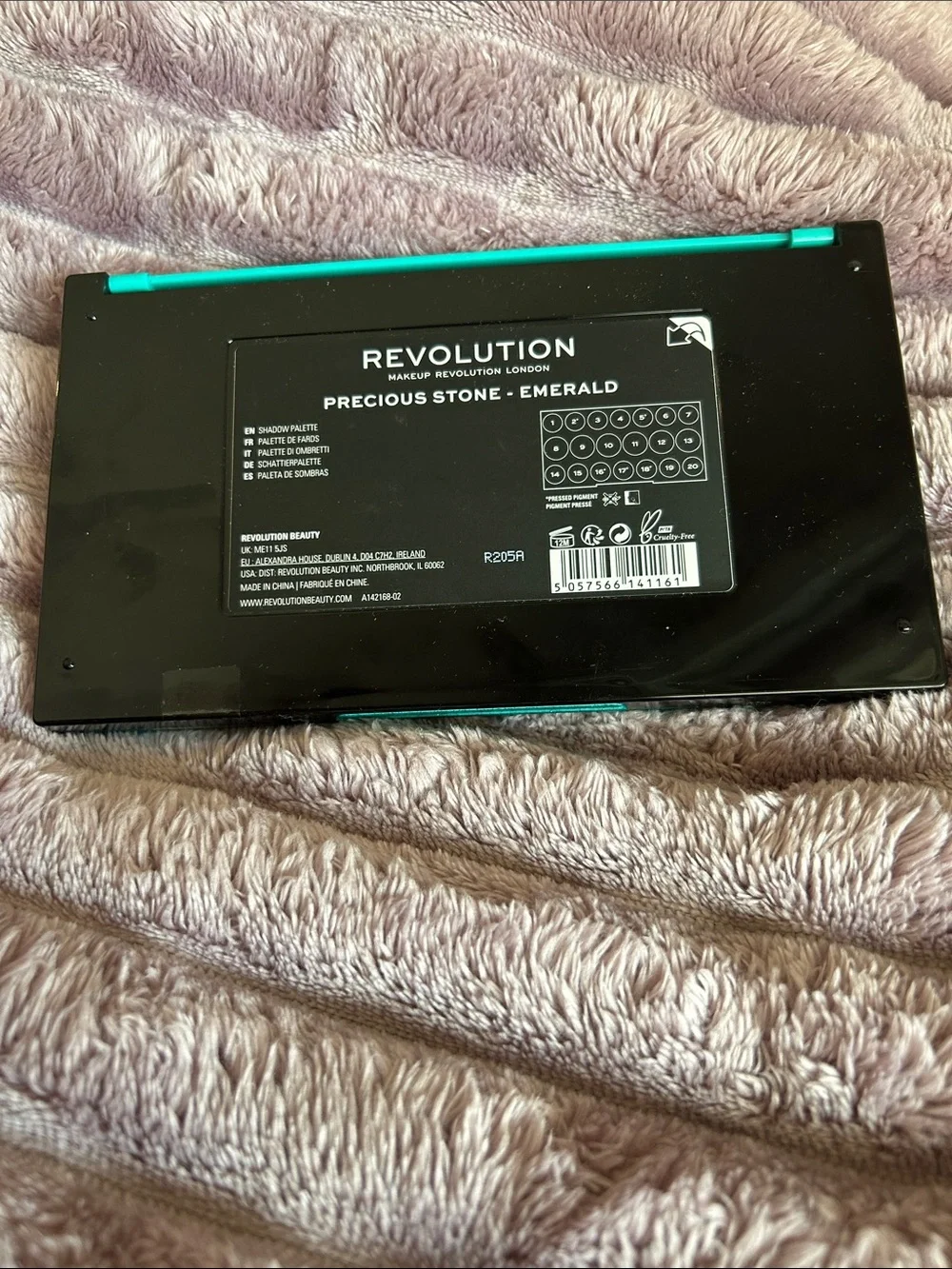 NWOT Makeup Revolution Precious Stone Emerald Eyeshadow Palette